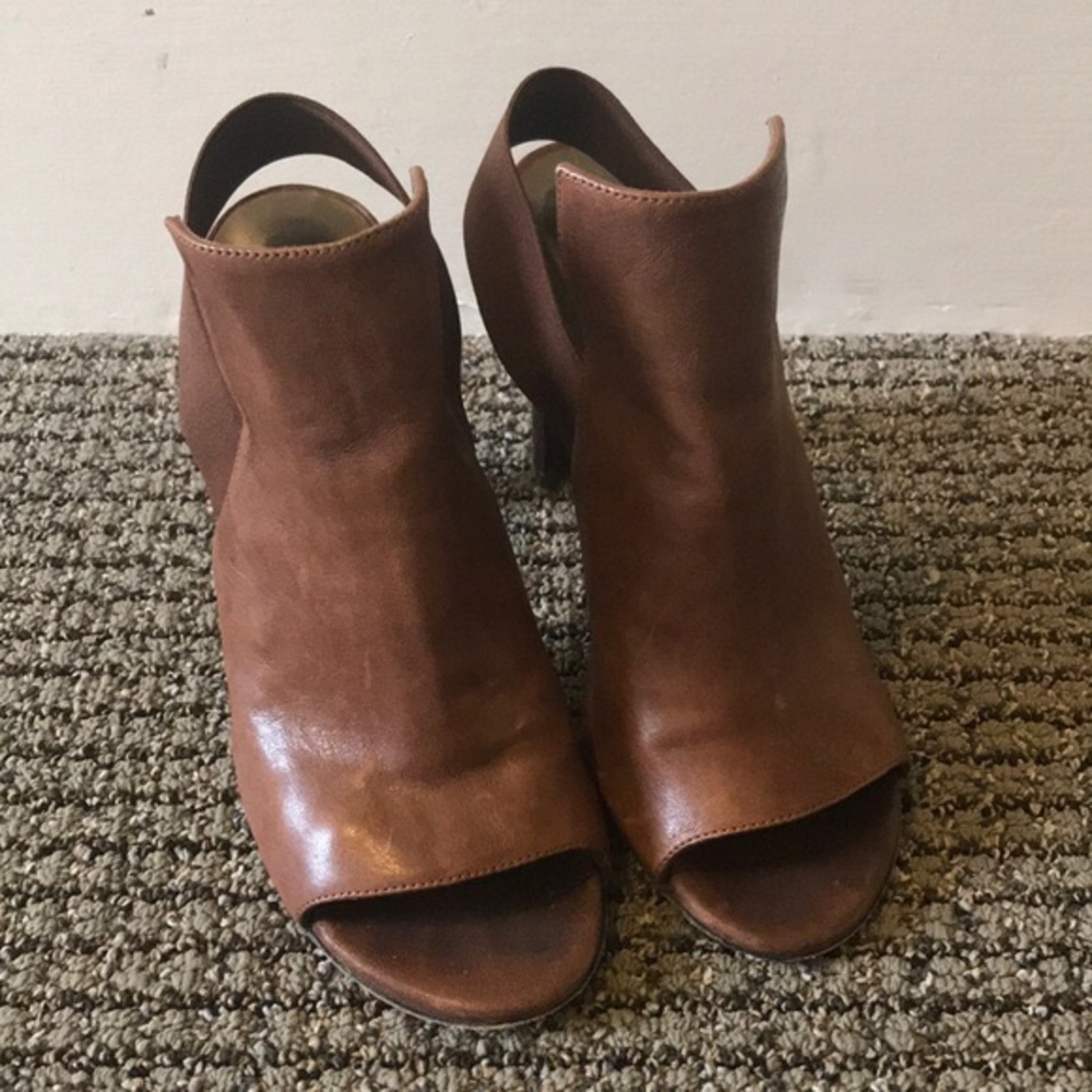 Brown Stuart Weitzman Leather heels